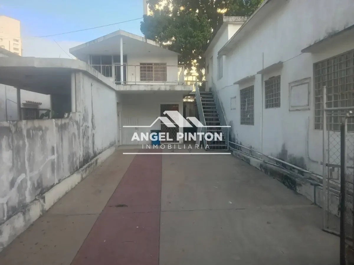 CASA COMERCIAL VENTA BELLAS ARTES MARACAIBO VENEZUELA API 8998 - 12