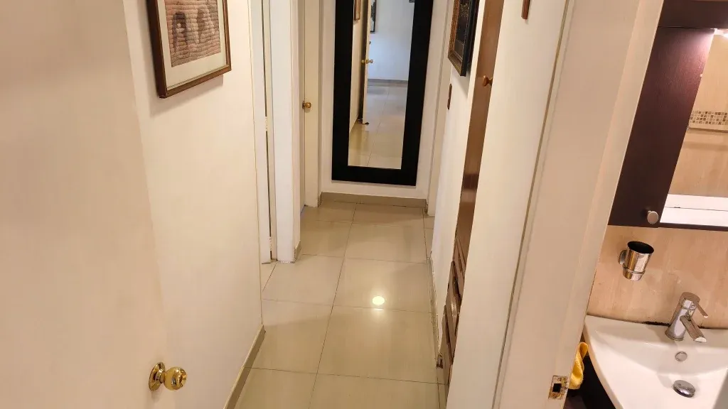 Venta de apartamento remodelado en La Urbina - 9