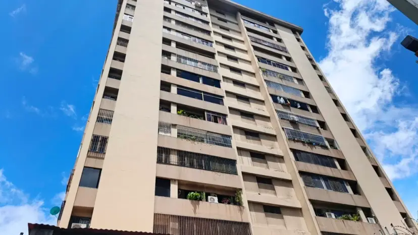 Venta de apartamento remodelado en La Urbina