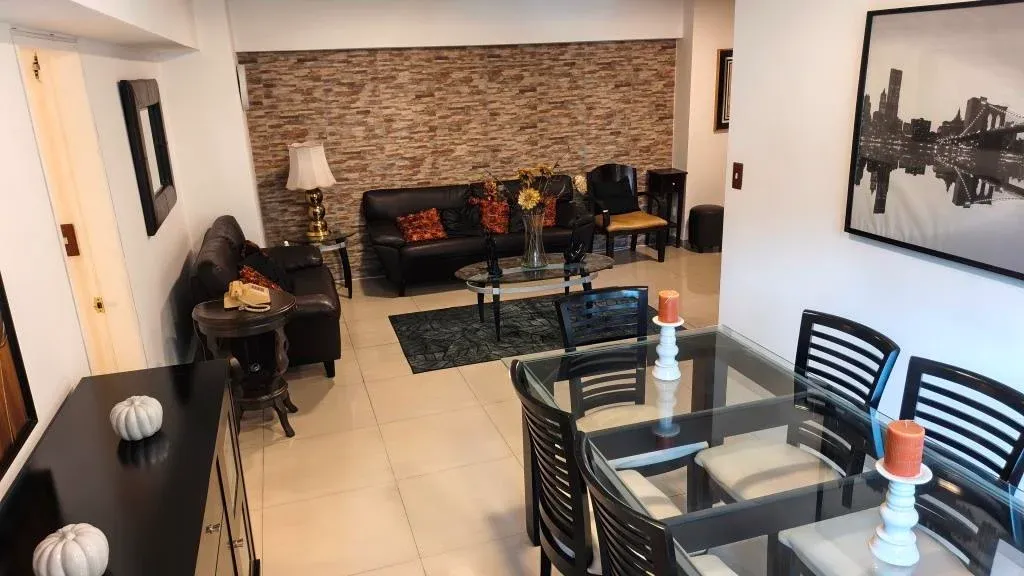 Venta de apartamento remodelado en La Urbina - 4