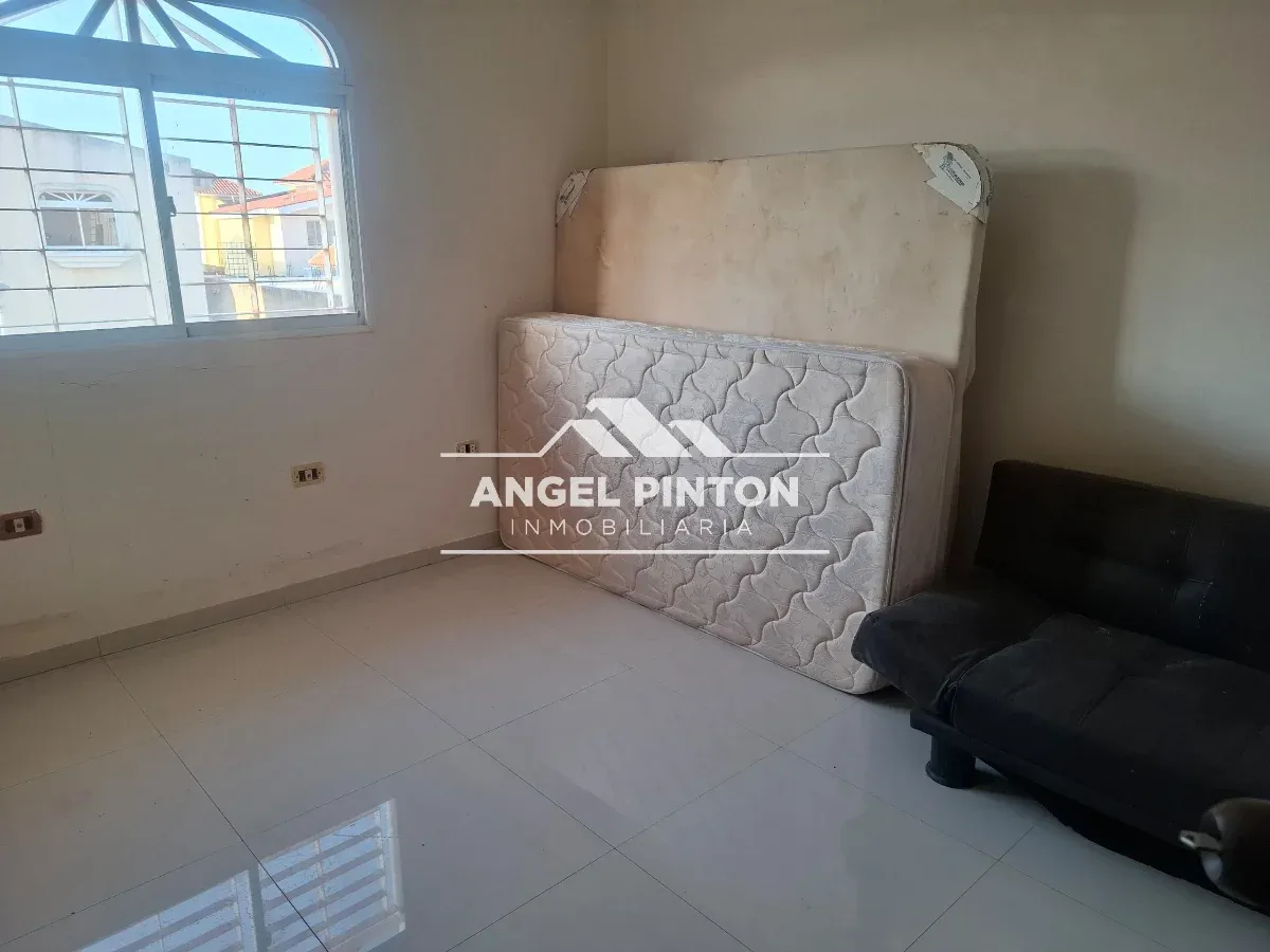 CASA EN VENTA VILLA CROACIA MARACAIBO VENEZUELA API 9351 - 2