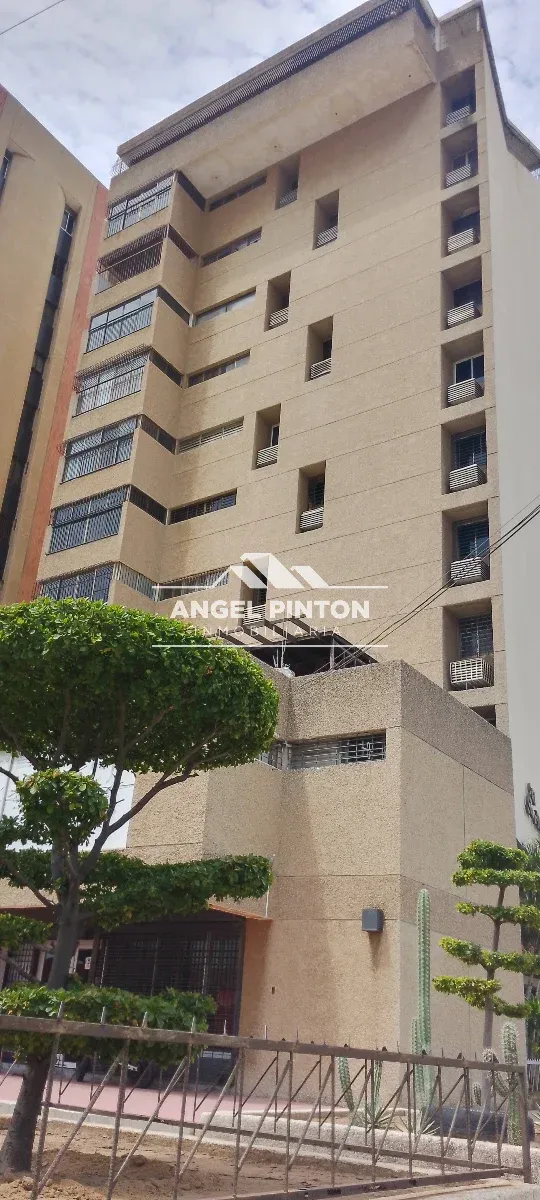 APARTAMENTO EN VENTA AV 5 DE JULIO MARACAIBO VENEZUELA API 9571 - 3