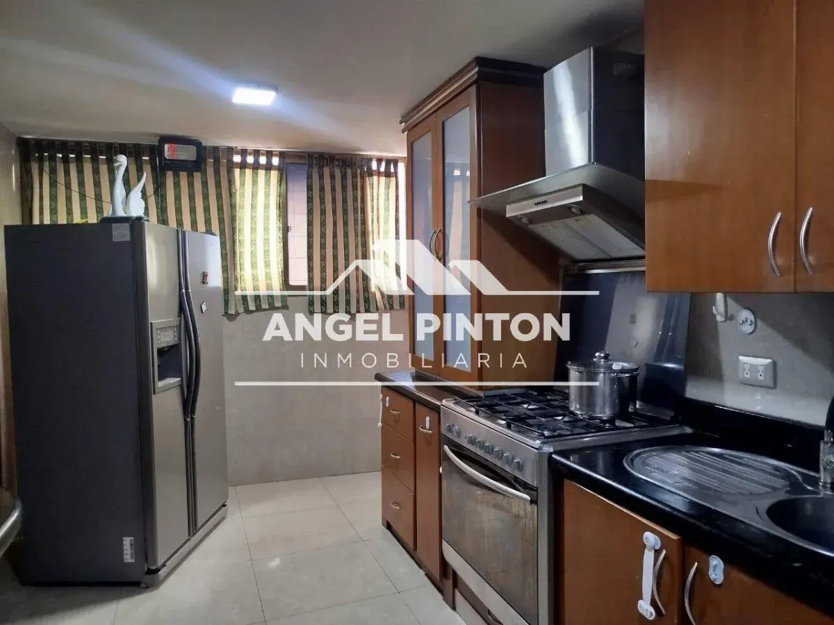APARTAMENTO EN VENTA AV 5 DE JULIO MARACAIBO VENEZUELA API 9571 - 12