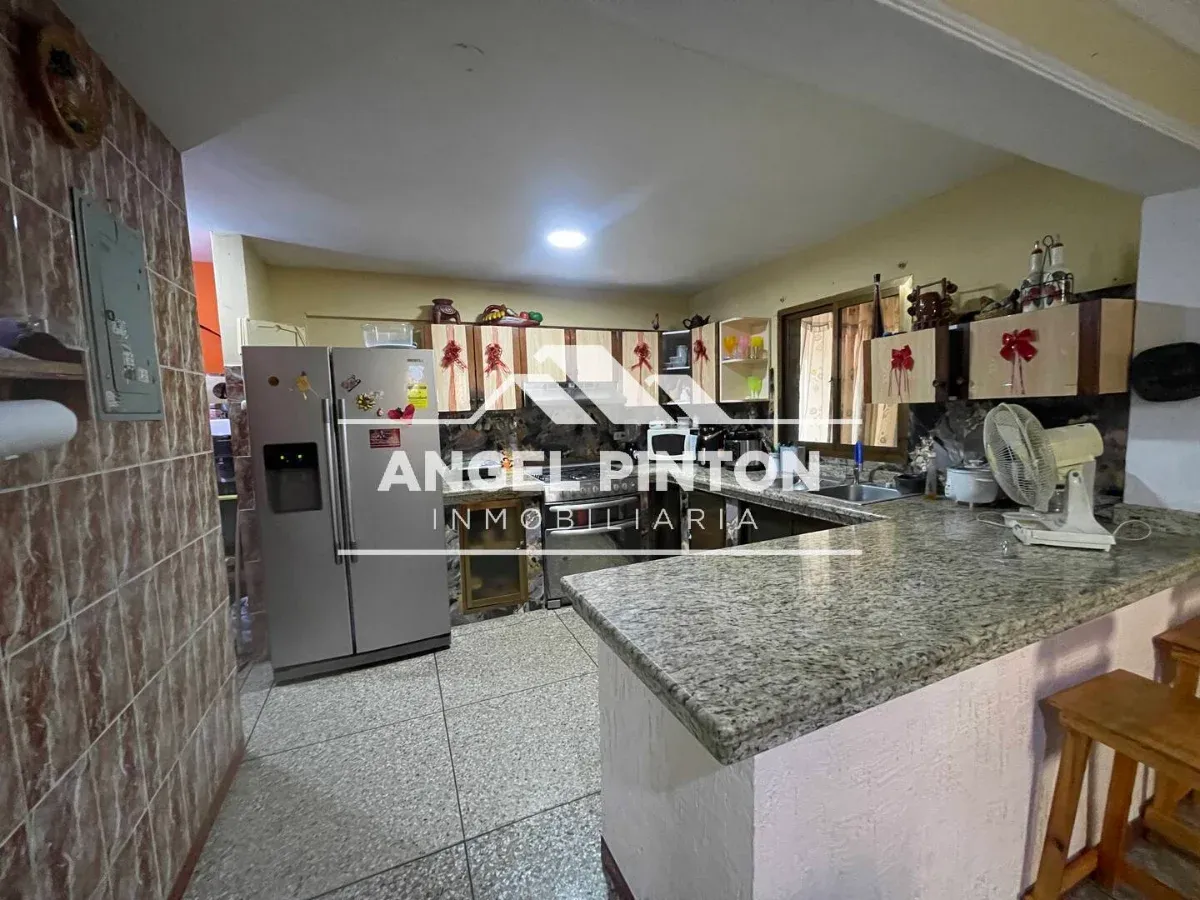 CASA CON ANEXO VENTA URB COROMOTO SAN FRANCISCO API 95755 - 5