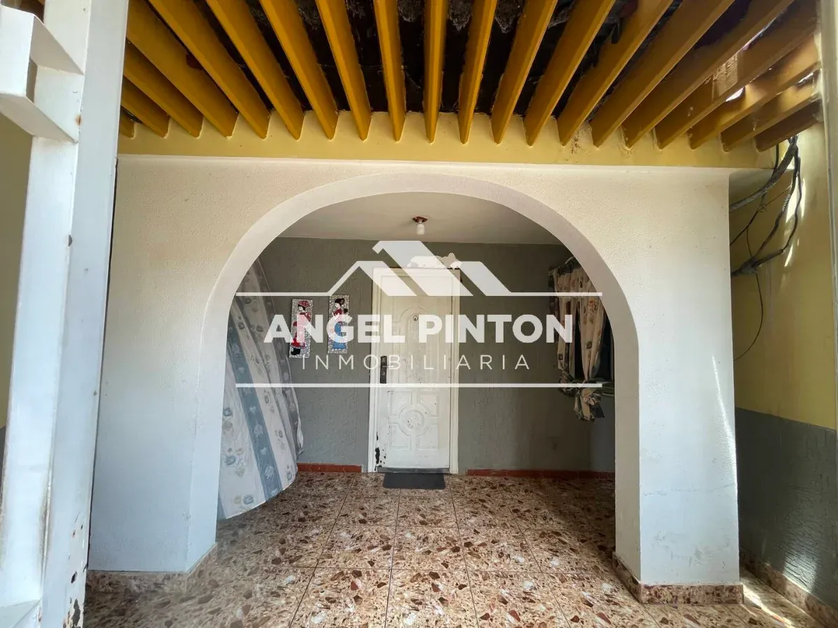 CASA CON ANEXO VENTA URB COROMOTO SAN FRANCISCO API 95755 - 12