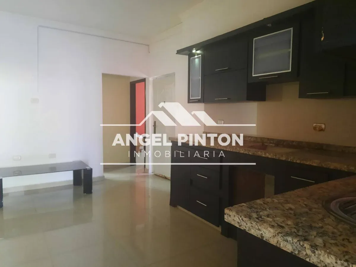 CASA EN VENTA CON ANEXO MONTE CLARO MARACAIBO VENEZUELA API 9481 - 5