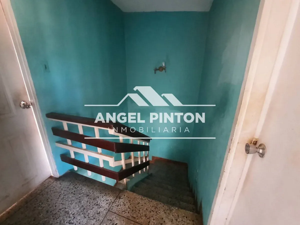 CASA EN VENTA CON ANEXO MONTE CLARO MARACAIBO VENEZUELA API 9481 - 9
