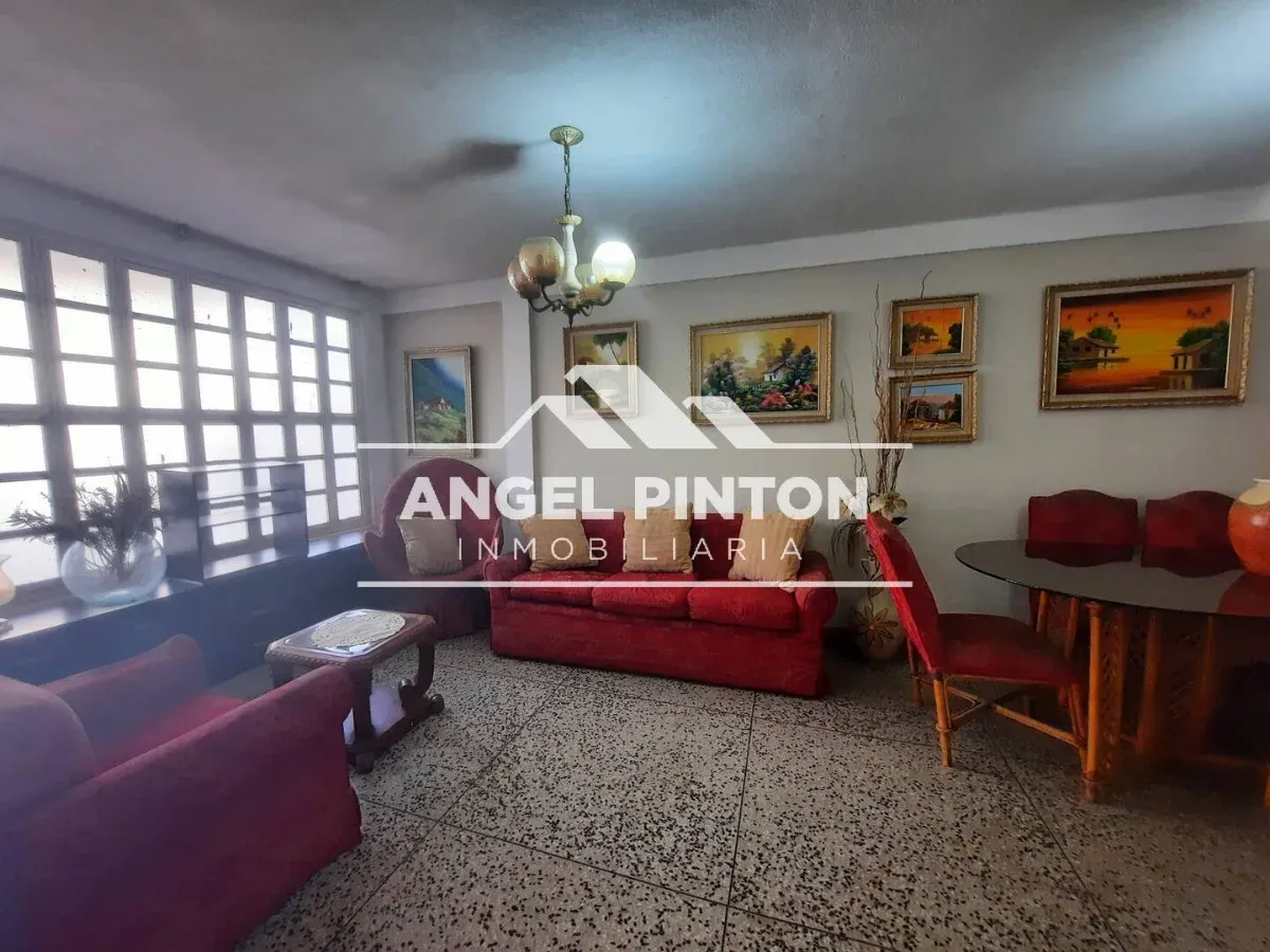 CASA EN VENTA CON ANEXO MONTE CLARO MARACAIBO VENEZUELA API 9481 - 12