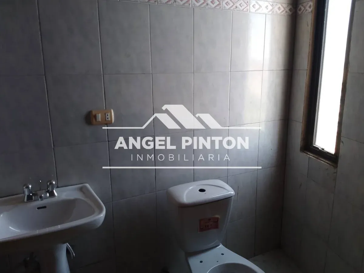  APARTAMENTO VENTA AV BELLA VISTA MARACAIBO VENEZUELA API 9474