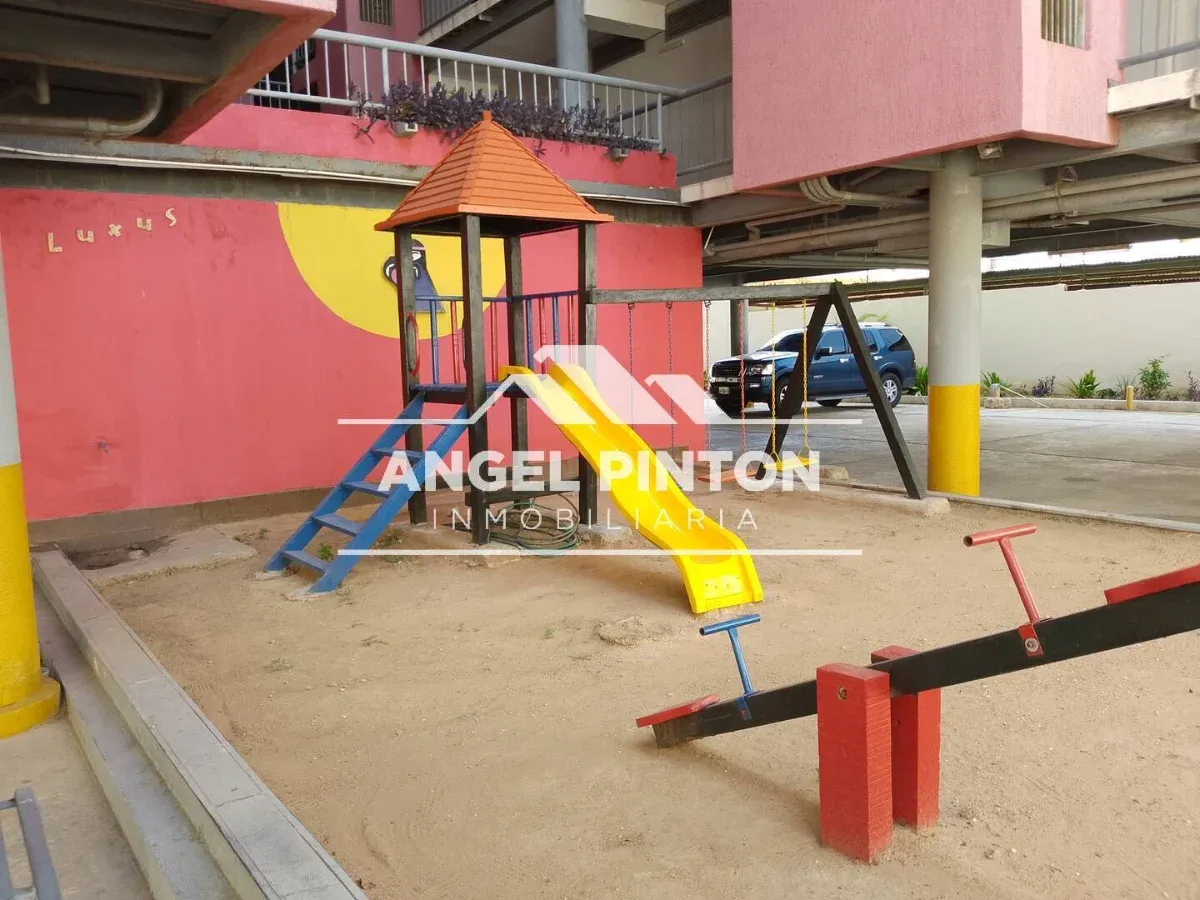  APARTAMENTO VENTA AV BELLA VISTA MARACAIBO VENEZUELA API 9474 - 2