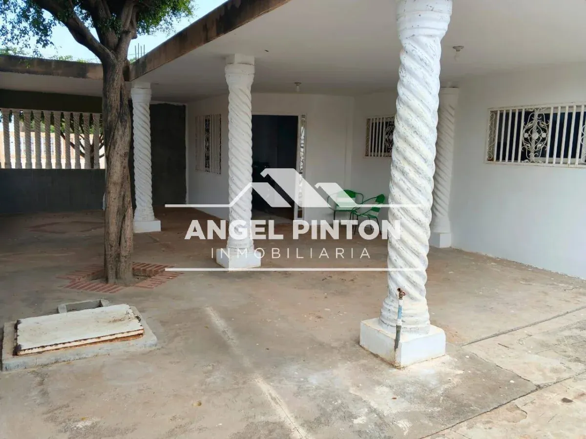 CASA EN VENTA ALTOS DE SOL AMADO MARACAIBO VENEZUELA API 9413 - 12