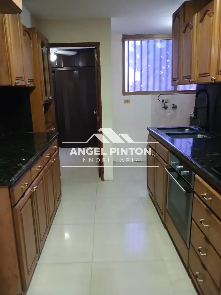 APARTAMENTO VENTA RES. ALTO VIENTO MARACAIBO VENEZUELA API 9385