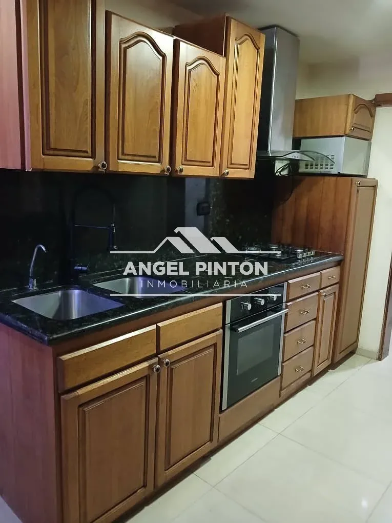 APARTAMENTO VENTA RES. ALTO VIENTO MARACAIBO VENEZUELA API 9385 - 10
