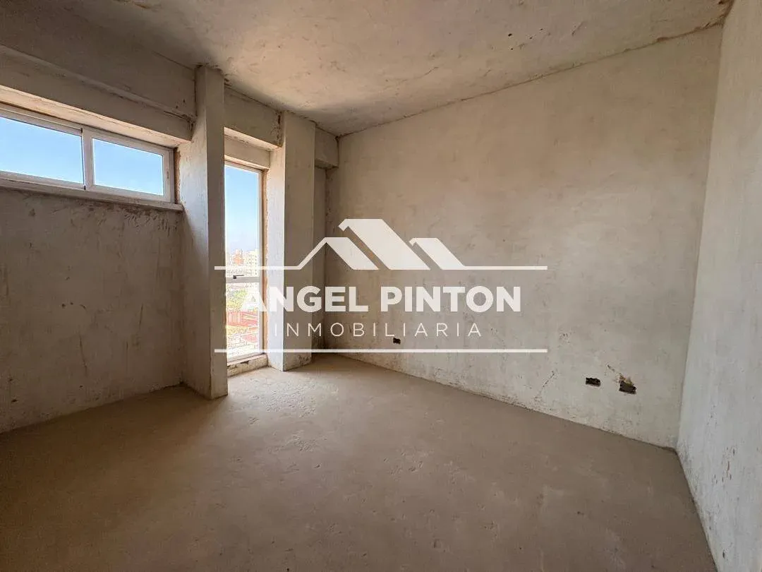 APARTAMENTO VENTA TORRE 9 MARACAIBO VENEZUELA API 9378 - 4