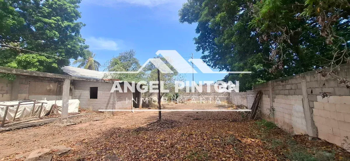 CASA COMERCIAL EN VENTA EN CUMBRES DE MARACAIBO VENEZUELA API 9603 - 3