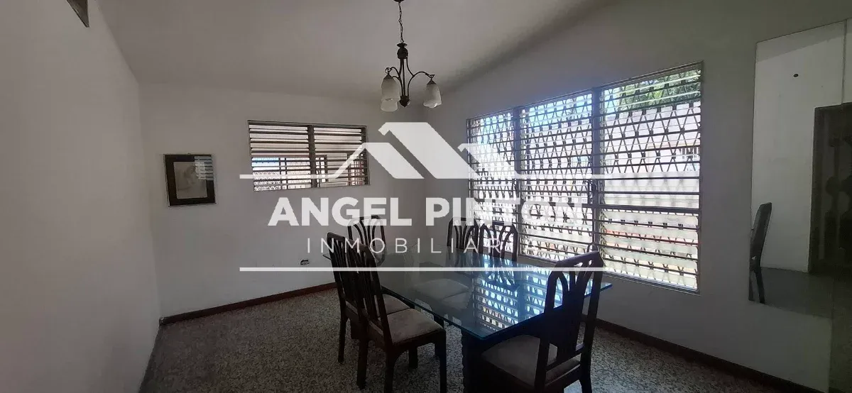 CASA COMERCIAL EN VENTA EN CUMBRES DE MARACAIBO VENEZUELA API 9603 - 7