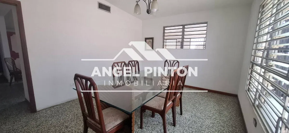 CASA COMERCIAL EN VENTA EN CUMBRES DE MARACAIBO VENEZUELA API 9603 - 9