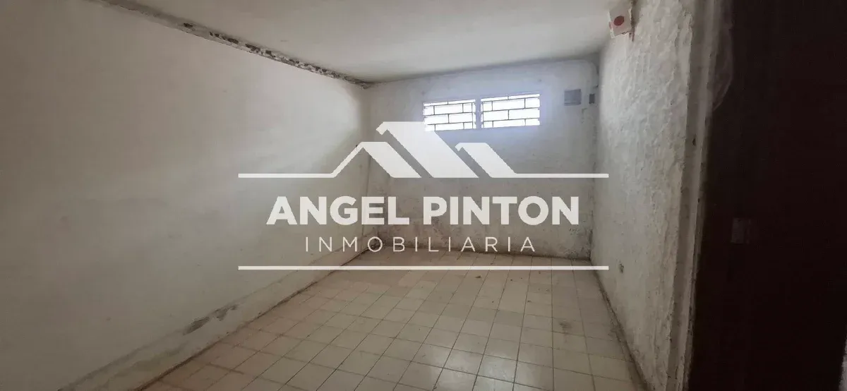 CASA COMERCIAL EN VENTA EN CUMBRES DE MARACAIBO VENEZUELA API 9603 - 11
