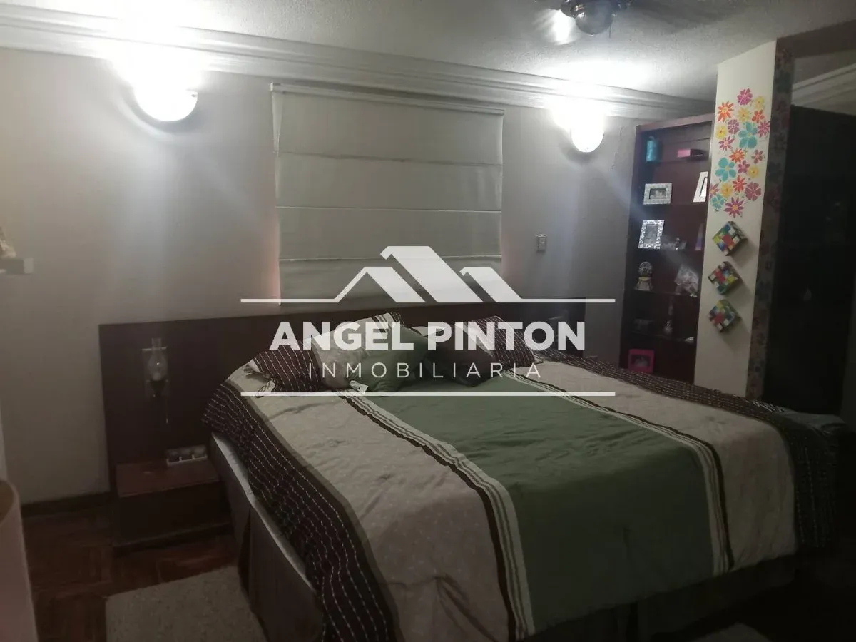 QUINTA EN VENTA AV. BARALT MARACAIBO VENEZUELA API 9559 - 12