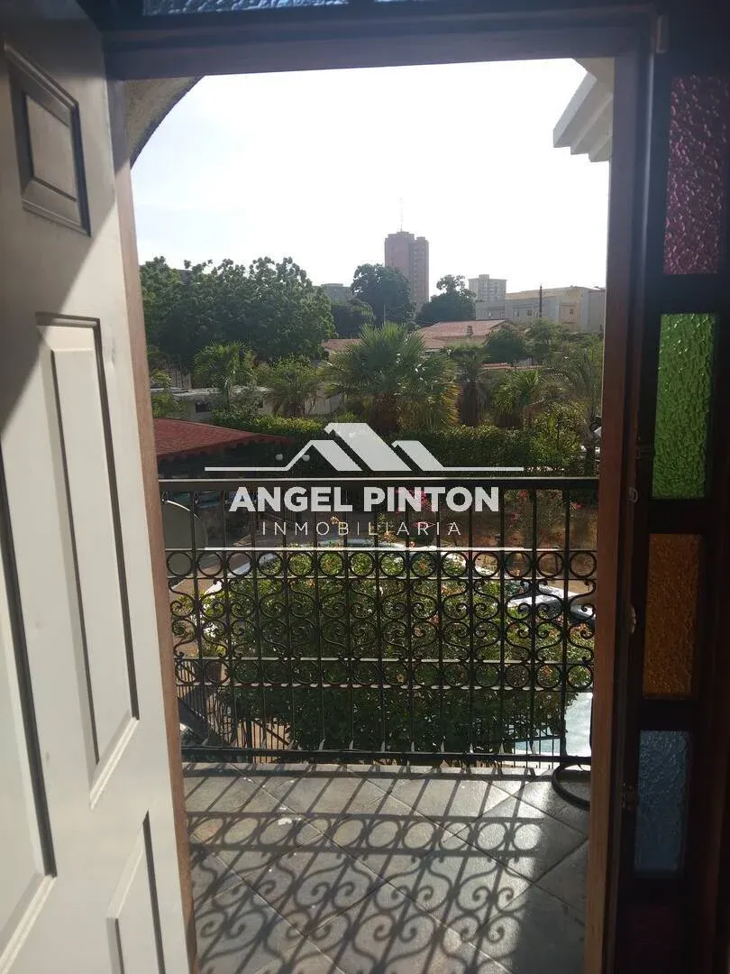QUINTA EN VENTA AV. BARALT MARACAIBO VENEZUELA API 9559 - 13