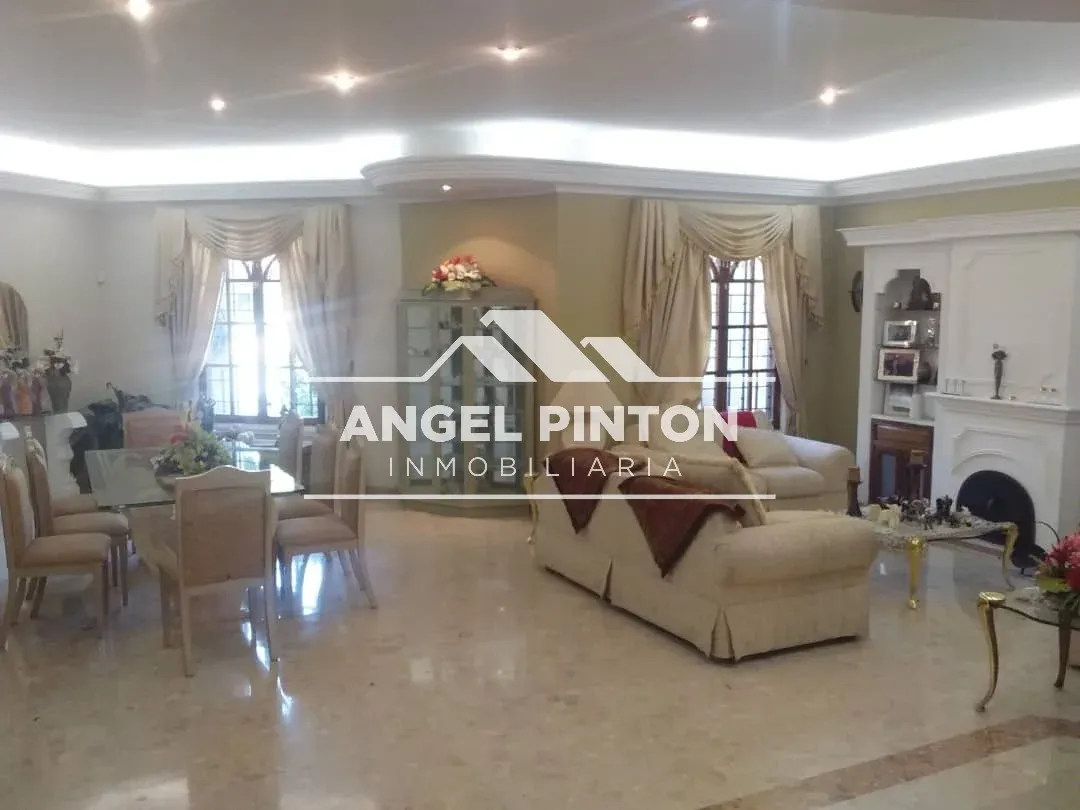 QUINTA EN VENTA AV. BARALT MARACAIBO VENEZUELA API 9559 - 17