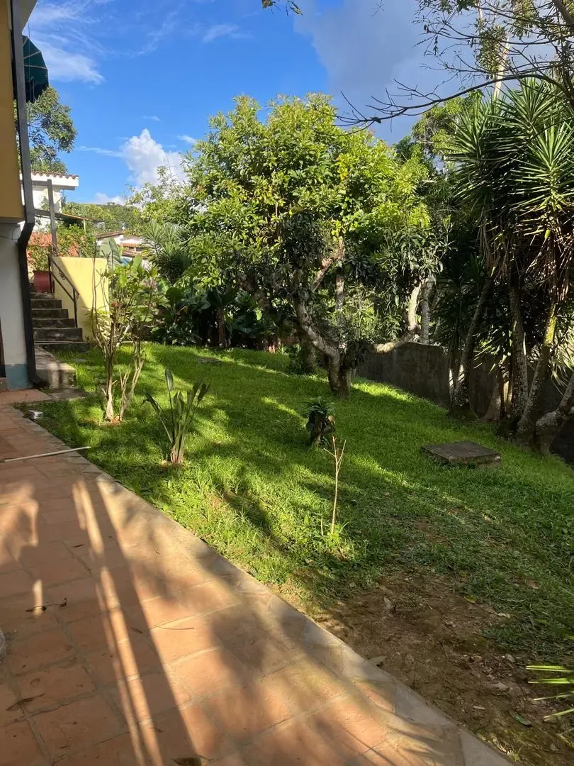 Casa familiar con amplitud y espacios independientes en El Hatillo - 54121381948 - 11