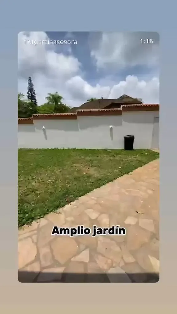 Casa Exclusiva en Calle Cerrada - Lomas de La Lagunita (659m²) - 31848561 - 9