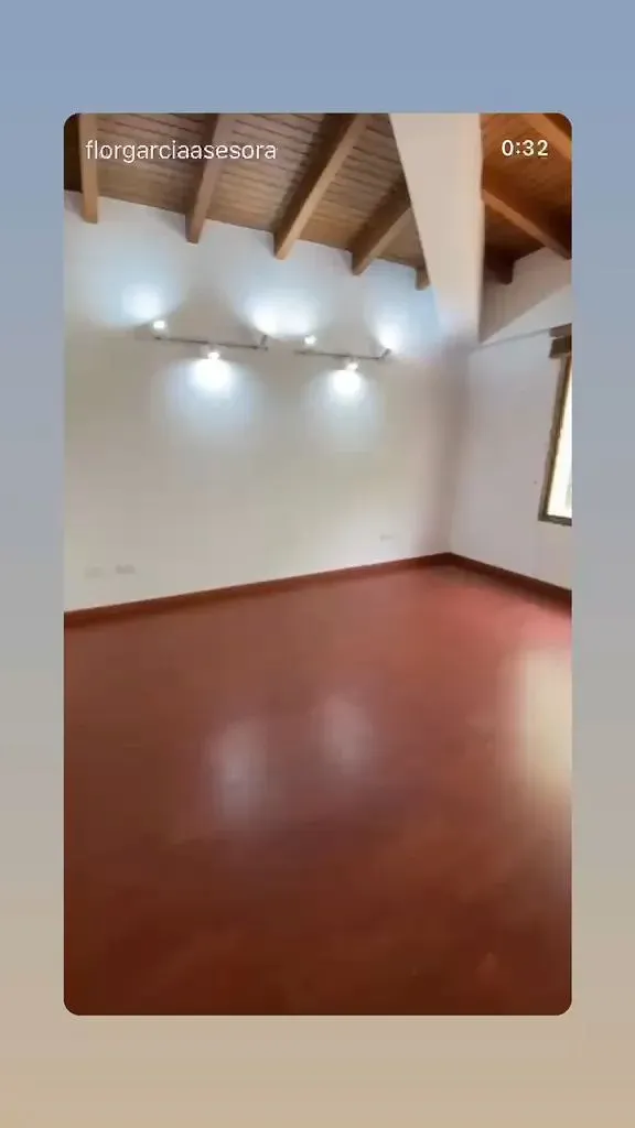 Casa Exclusiva en Calle Cerrada - Lomas de La Lagunita (659m²) - 31848561 - 14