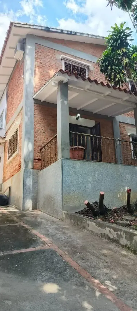 Casa de 498 m² para remodelar en Los Palos Grandes - 54121381948 - 4