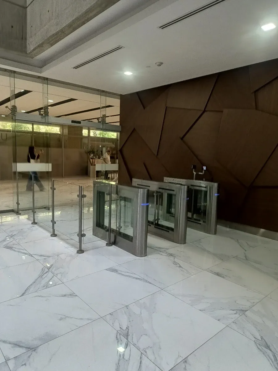 FOR SALE BRAND NEW AAA Ft2 4,306 Corporate Office;Los Naránjos - 17