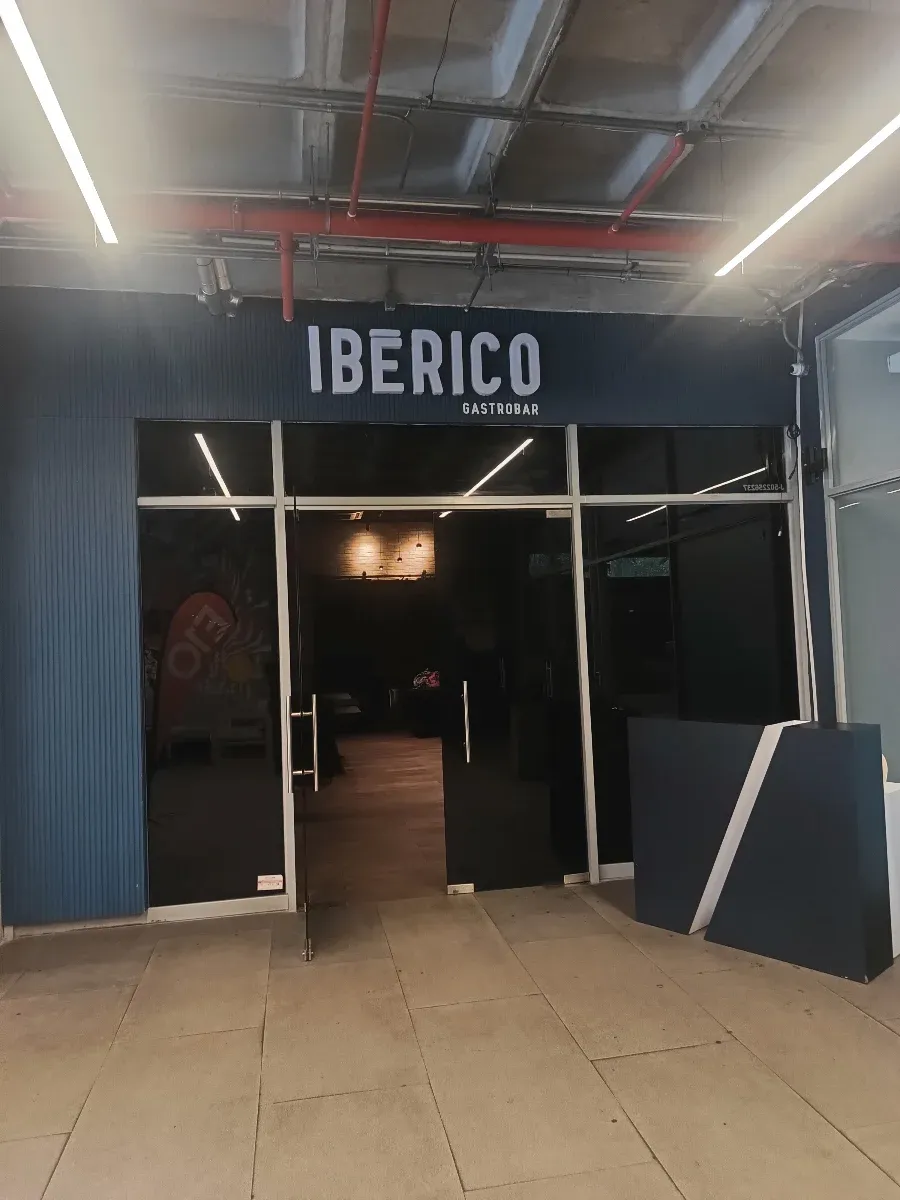 For Rent Brand New AAA Ft2 4,306 Corporate Office;Los Naránjos - 15