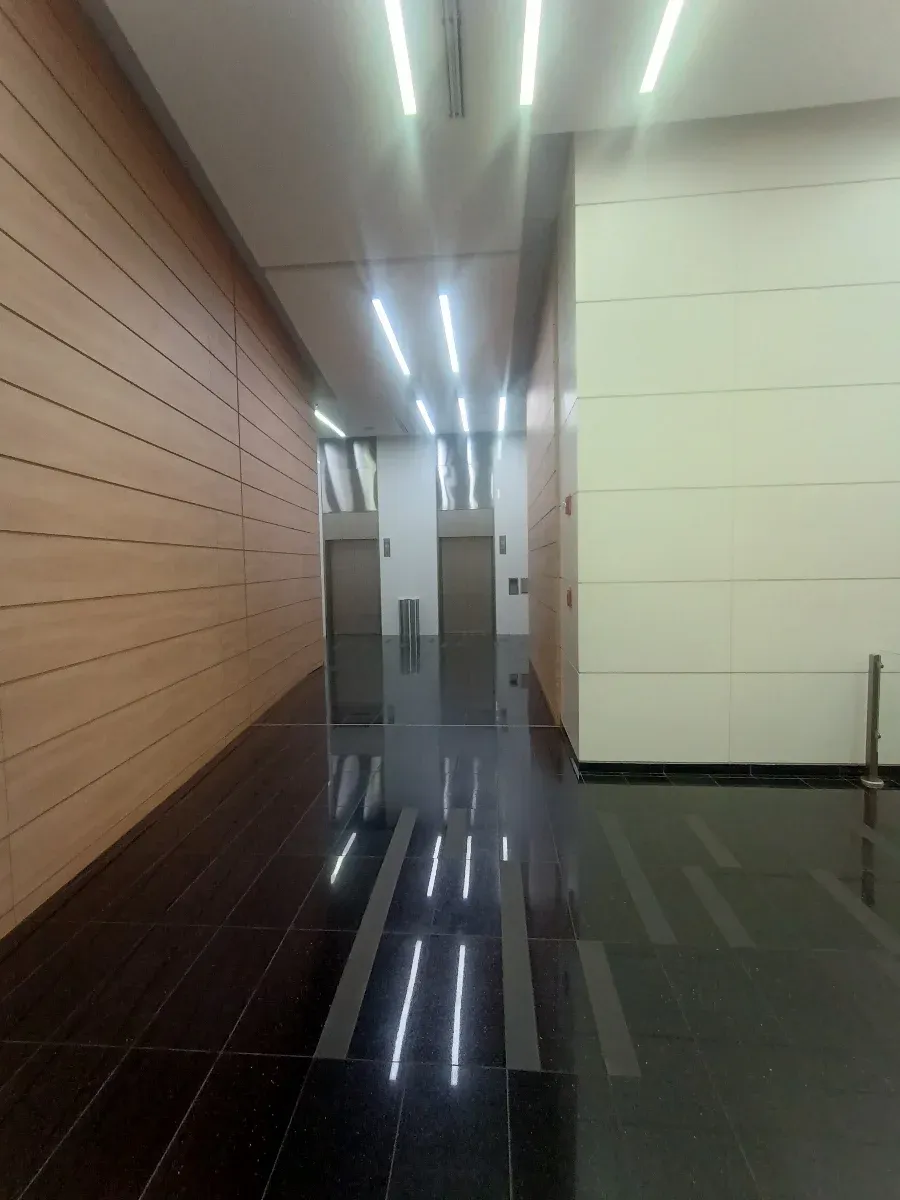 FOR SALE Ft2 1,894 BRAND NEW OFFICE LUXOR TOWER LAS MERCEDES/EN VENTA 176 m2 OFIC., NEW TORRE LUXOR - 5
