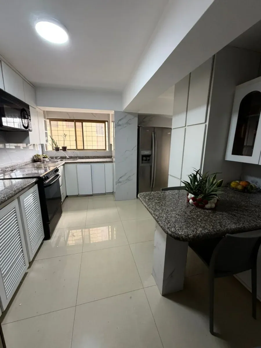 VENDO HERMOSO Y AMPLIO APARTAMENTO EN CALLE 72 DE 2 NIVELES EDIF MONTPELLIER EN LA LAGO - 8