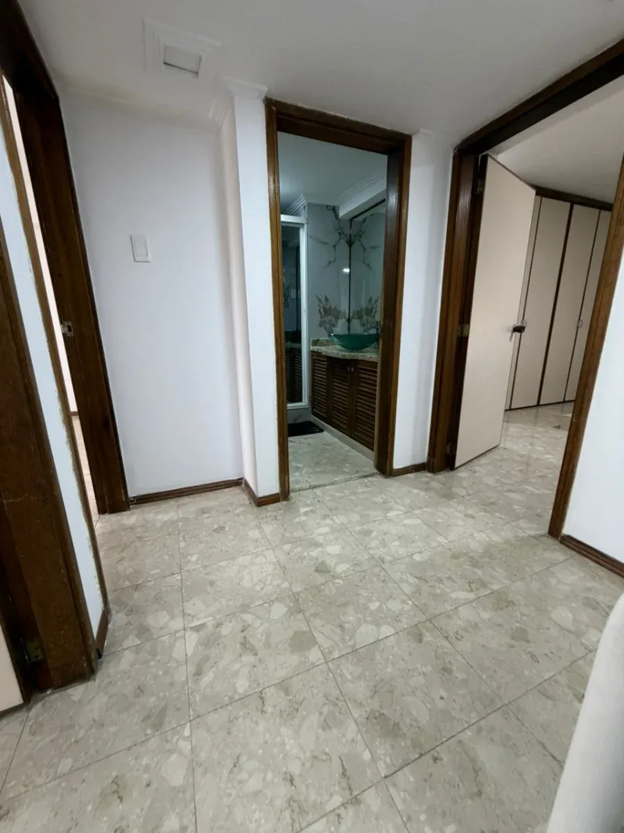 VENDO HERMOSO Y AMPLIO APARTAMENTO EN CALLE 72 DE 2 NIVELES EDIF MONTPELLIER EN LA LAGO - 11