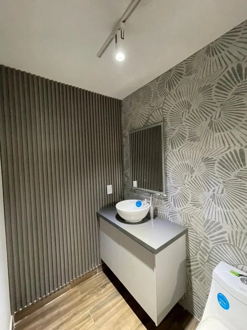VENDO HERMOSA CASA EN URB LA ESTRELLA CON AMPLIOS Y MODERNOS ESPACIOS CON PISOS DE MARMOL - 2