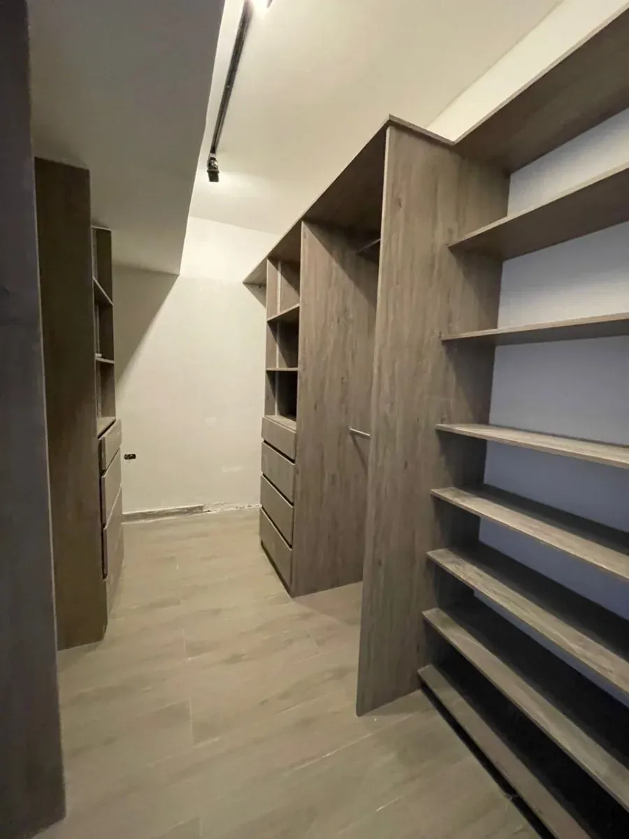 VENDO HERMOSA CASA EN URB LA ESTRELLA CON AMPLIOS Y MODERNOS ESPACIOS CON PISOS DE MARMOL - 4
