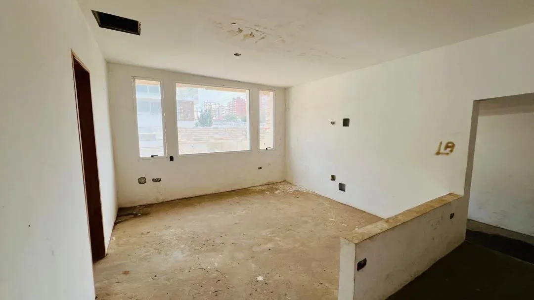 VENDO TOWNHOUSE EN GRIS EN VILLA ASSISI URB CREOLE - 4