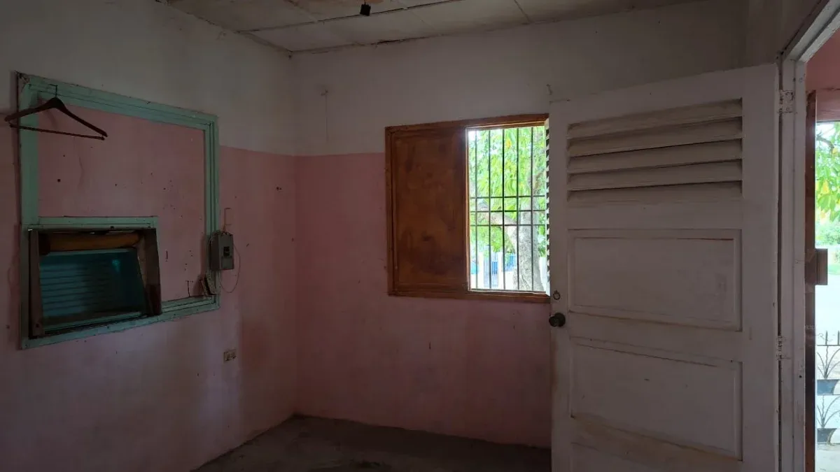 VENDO CASA PARA RESTAURAR EN URB URDANETA SECTOR SABANETA - 6