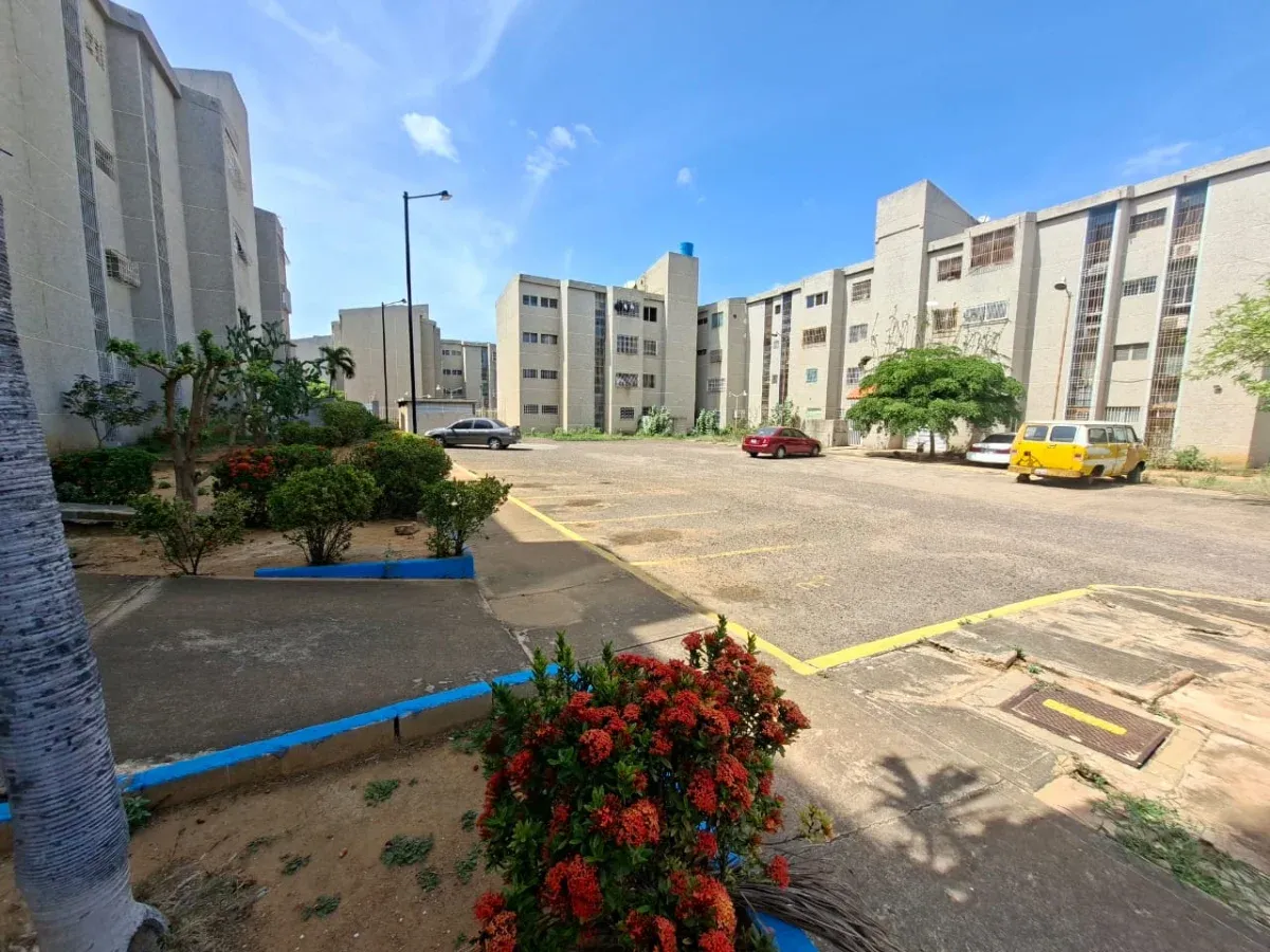 VENDO APARTAMENTO PARA REMODELAR EN LOS ACEITUNOS CERCA DE AV LA LIMPIA - 12