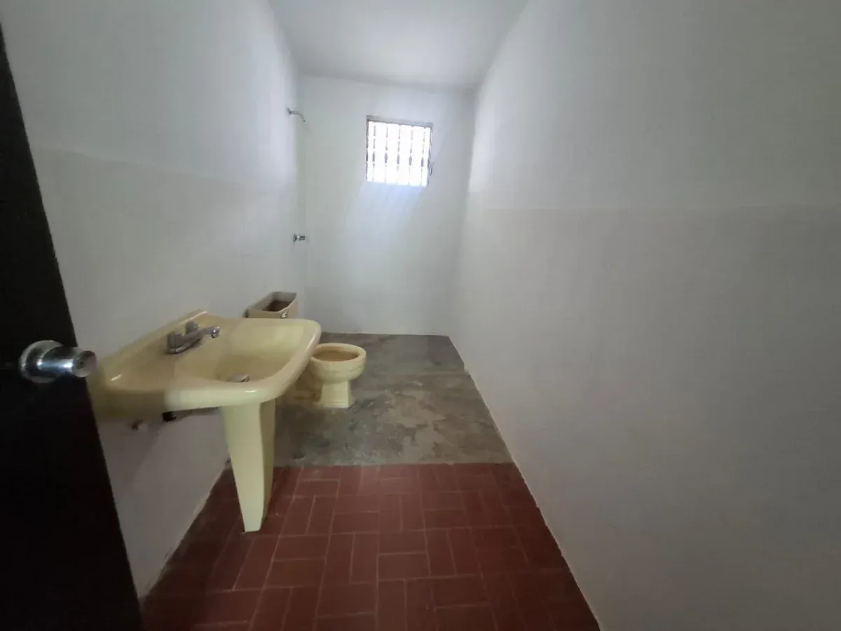 VENDO CASA EN EL 18 DE OCTUBRE CERCA DE AV. 5 - 14