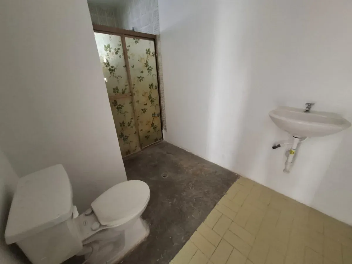 VENDO CASA EN EL 18 DE OCTUBRE CERCA DE AV. 5 - 15