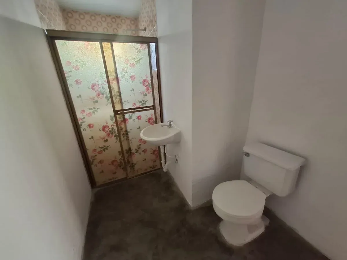 VENDO CASA EN EL 18 DE OCTUBRE CERCA DE AV. 5 - 19