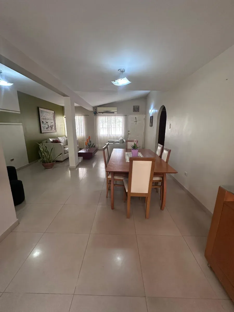 VENDO HERMOSA CASA EN CAMINOS DEL DORAL DE 2 NIVELES  - 7