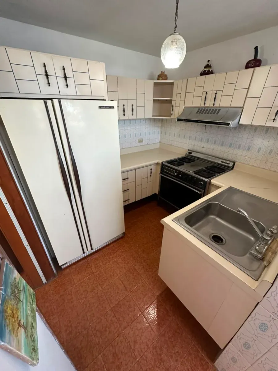 ALQUILER APARTAMENTO RESIDENCIA CUMBRES DE MARACAIBO SECTOR AMPARO SEMI AMOBLADO  - 2