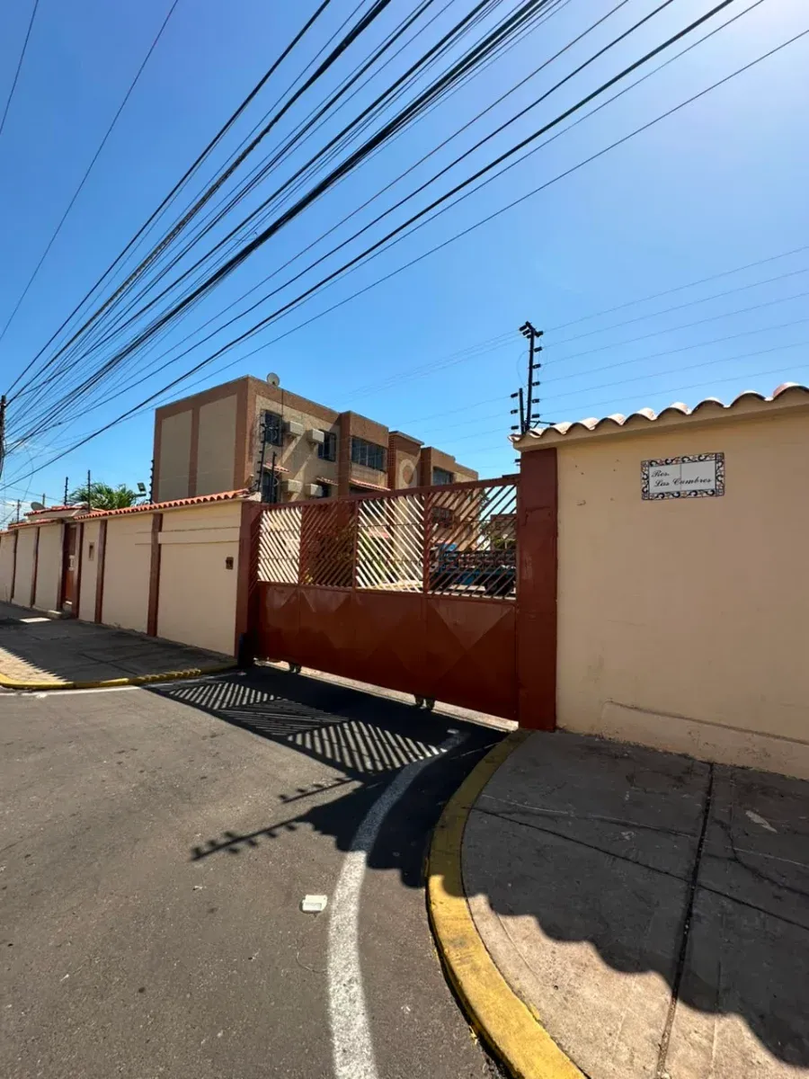 ALQUILER APARTAMENTO RESIDENCIA CUMBRES DE MARACAIBO SECTOR AMPARO SEMI AMOBLADO  - 10