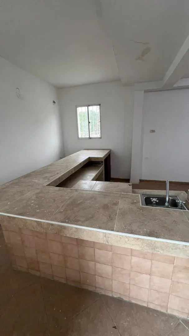VENDO CASA EN VILLA DELICIAS PARA ACTUALIZAR - 8