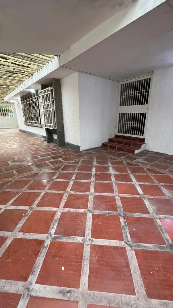 VENDO CASA EN VILLA DELICIAS PARA ACTUALIZAR - 15