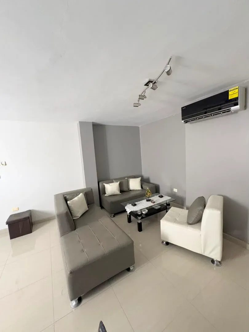 VENDO APARTAMENTO AMOBLADO ACTUALIZADO EN ZONA OESTE  - 2