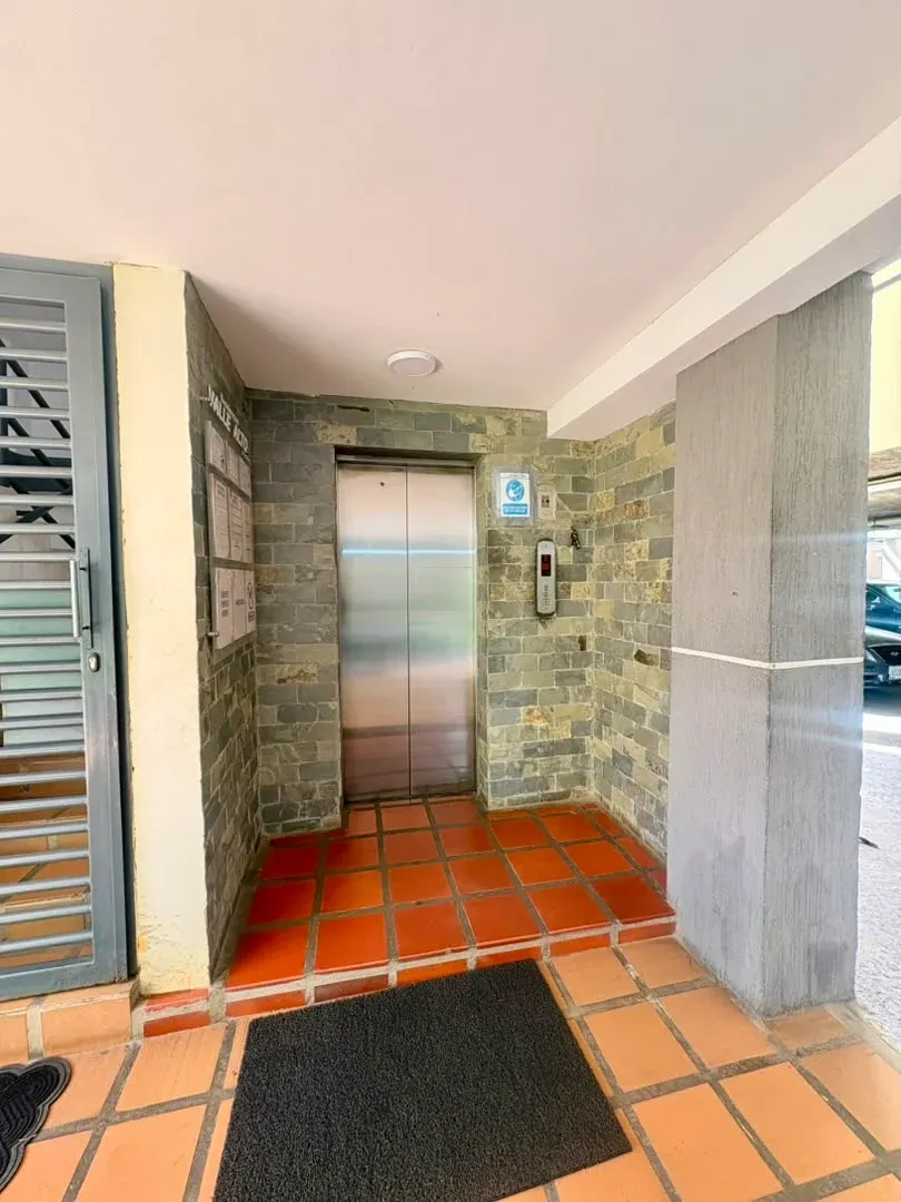 VENDO APARTAMENTO AMOBLADO ACTUALIZADO EN ZONA OESTE  - 20