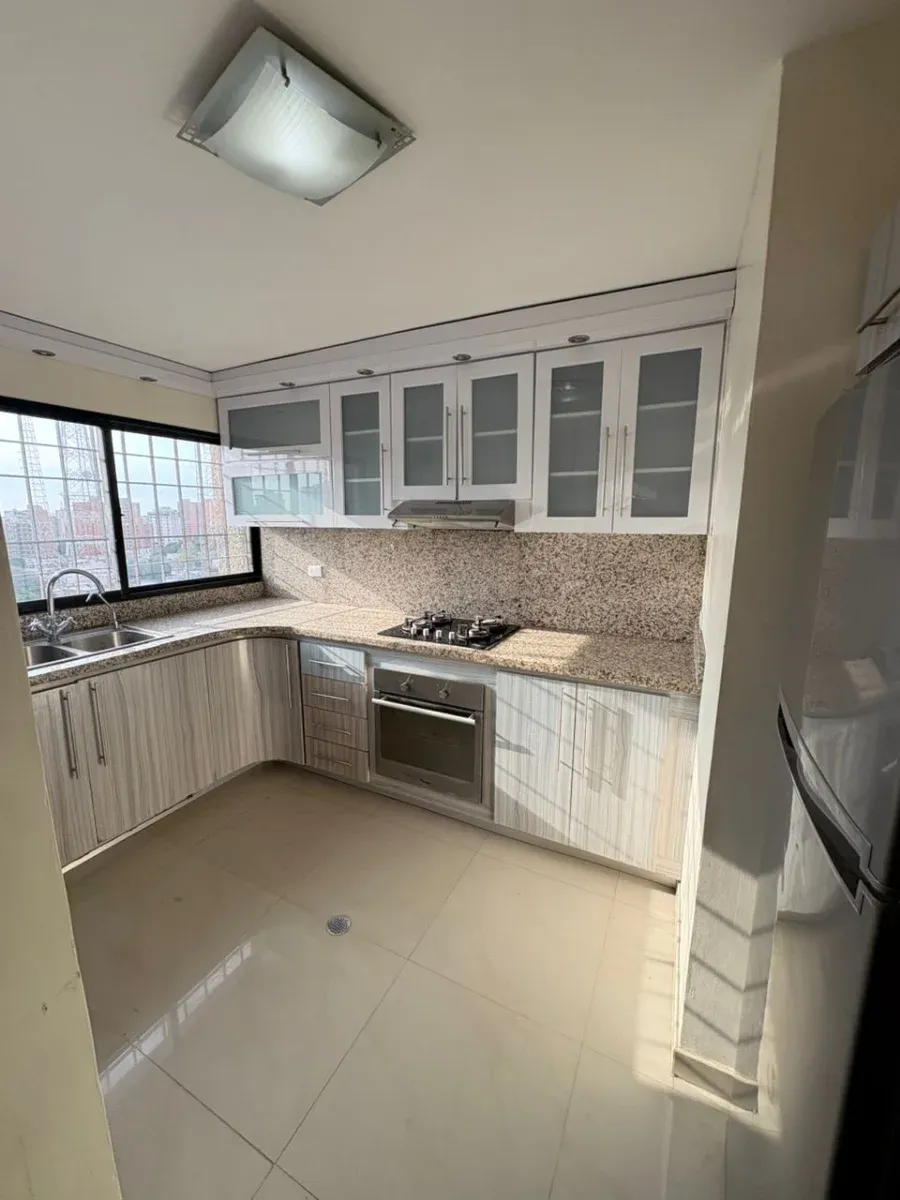 ALQUILO APARTAMENTO SEMI AMOBLADO EN RESD PARIS SECTOR VALLE FRIO A UNA CUADRA DE RESD. NUVOLARIS - 18
